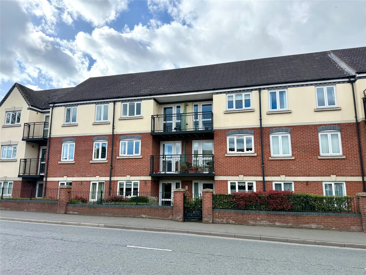 2 bed flat for sale — Vale Road, Stourport-on-Severn, Worcestershire, DY13 8GB