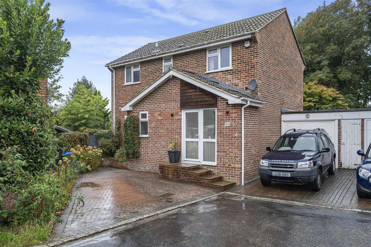Rosemary Close, Peacehaven, photo 30
