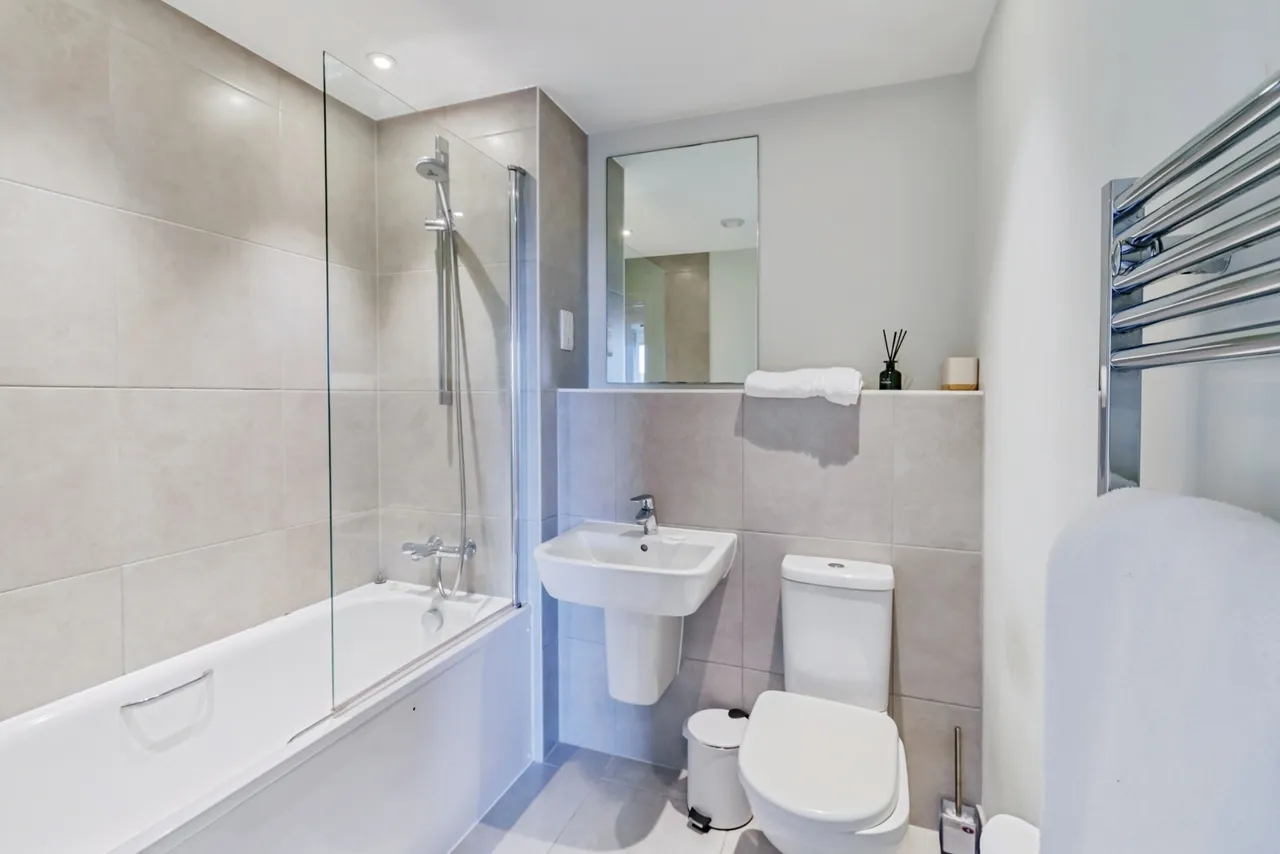 West Green Drive, Crawley, RH11, photo 8