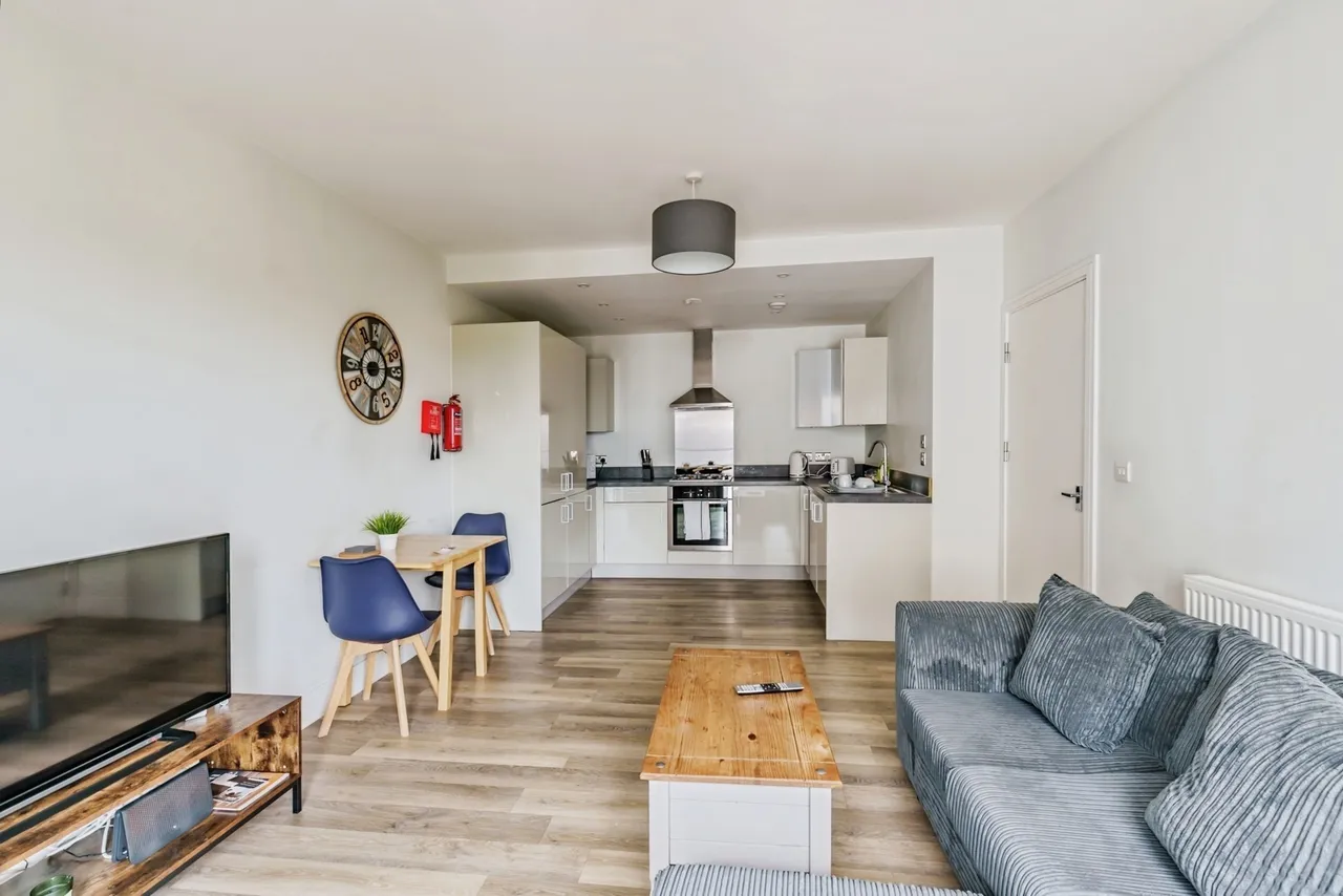 West Green Drive, Crawley, RH11, photo 2