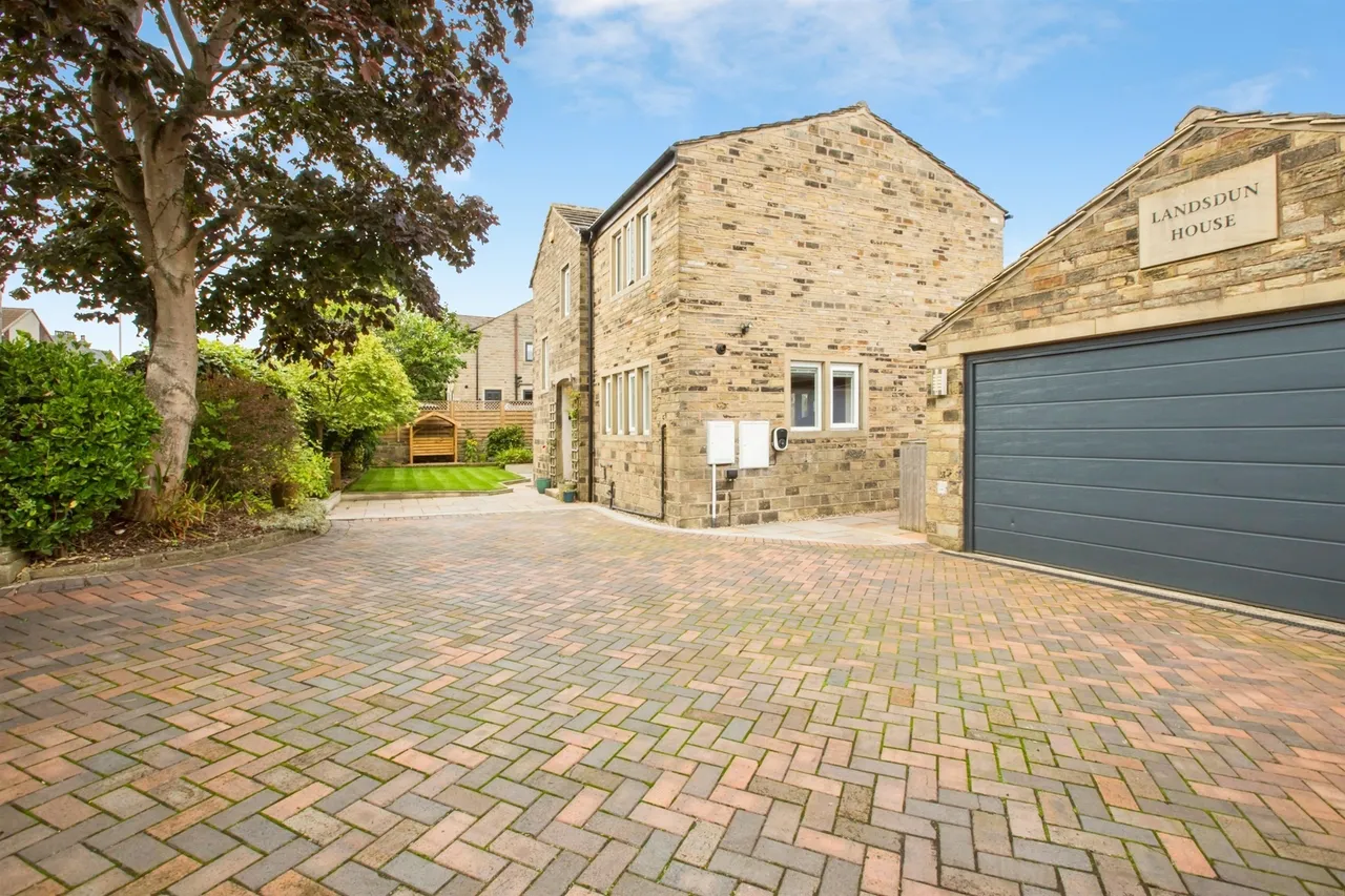 Landsdun House, Towngate, Sowerby Bridge, photo 2