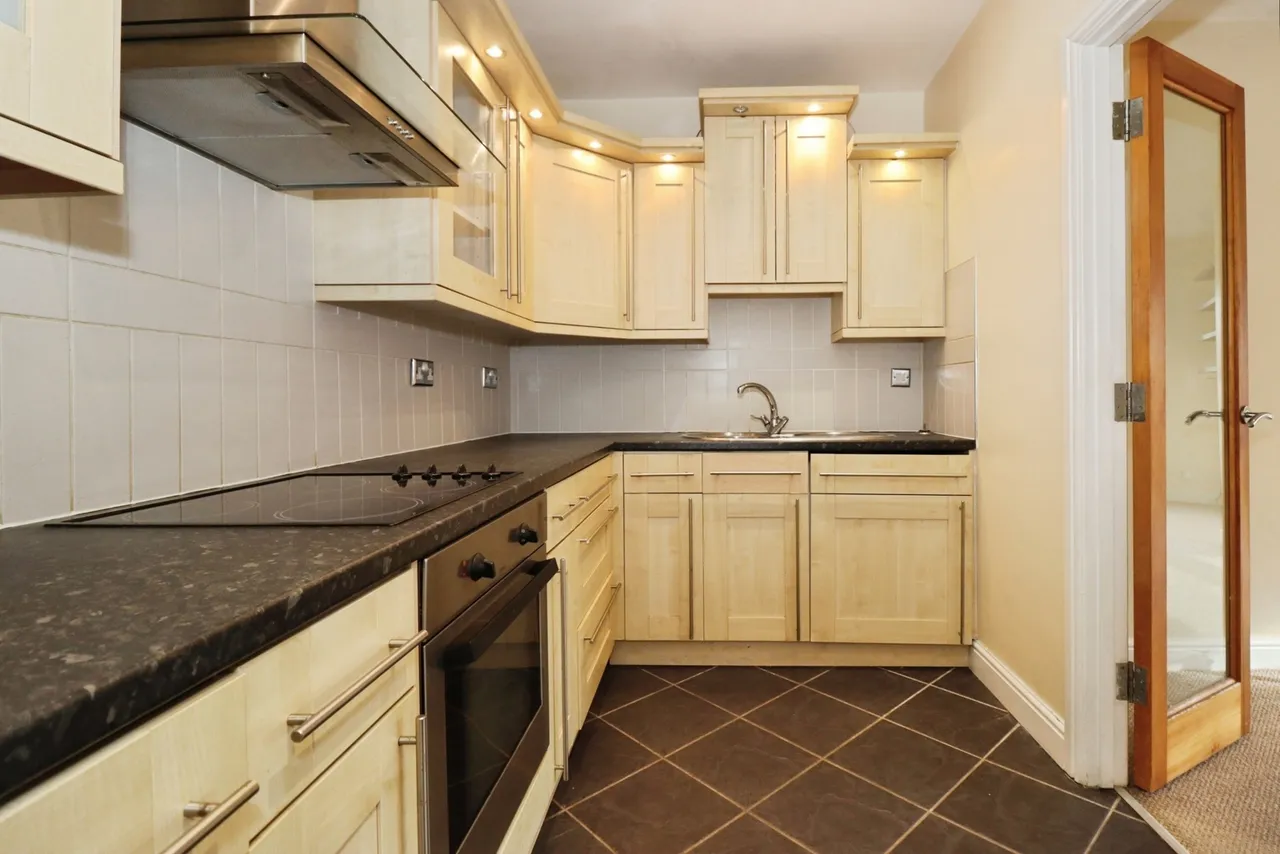 Fishponds Road, Fishponds, Bristol, BS16, photo 6