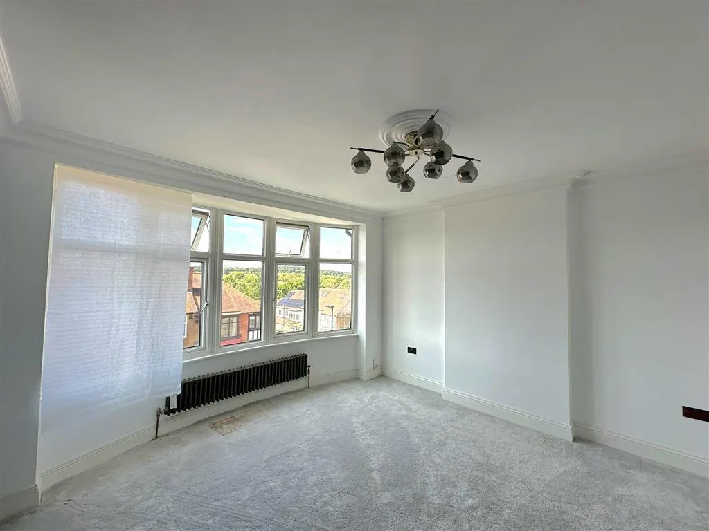 Slades Gardens, Enfield, EN2, photo 7