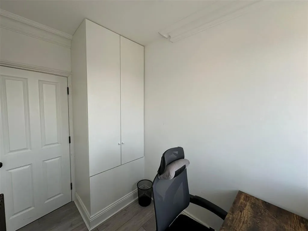 Slades Gardens, Enfield, EN2, photo 8
