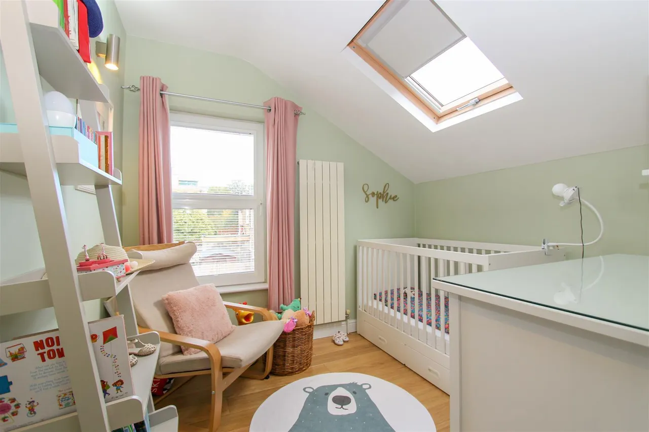 Hows Road, Uxbridge, UB8 2AR, photo 7