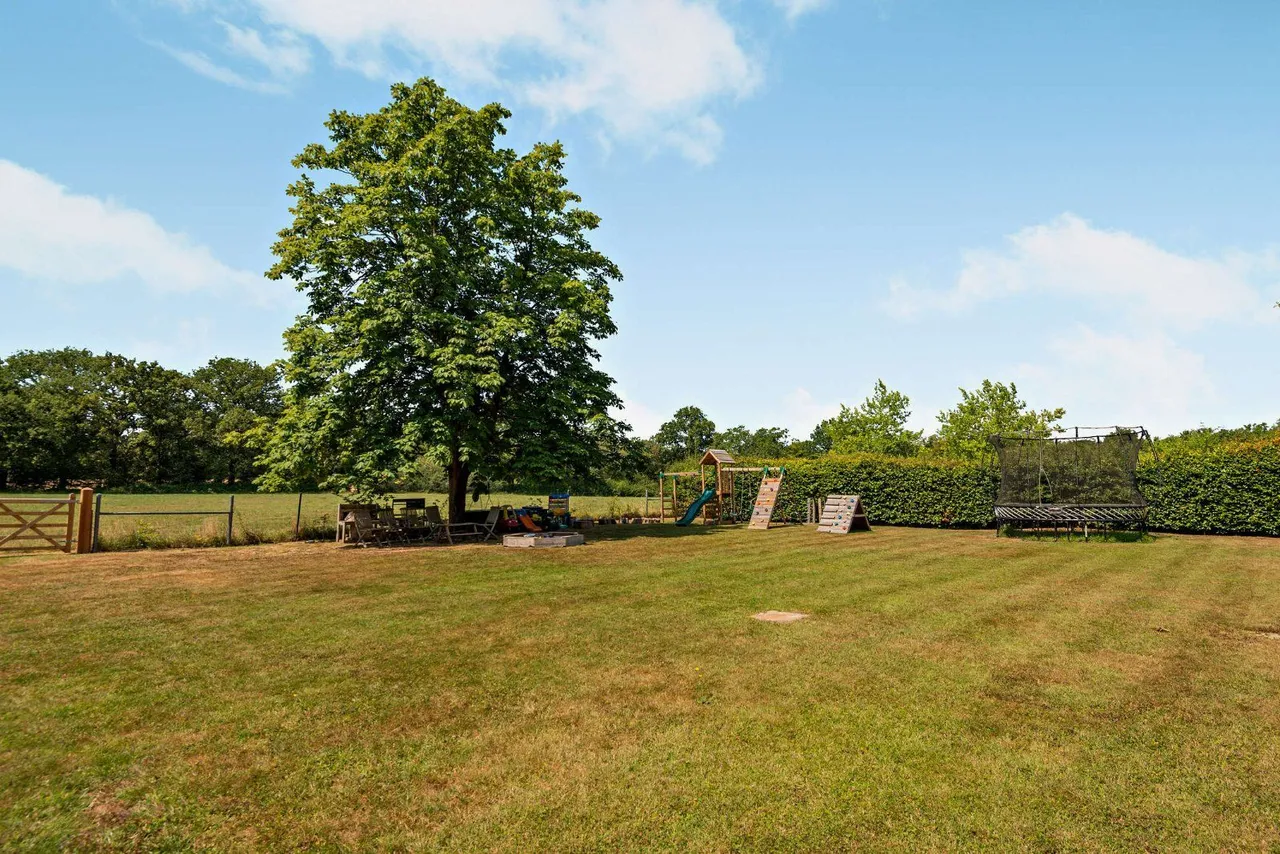 East Street, Chowles, Horsham, West Sussex, RH12 4RH, photo 11