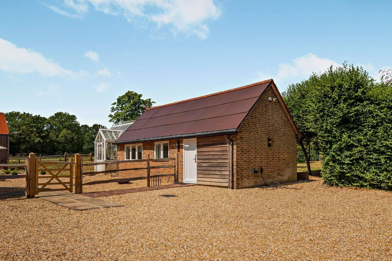 East Street, Chowles, Horsham, West Sussex, RH12 4RH, photo 7