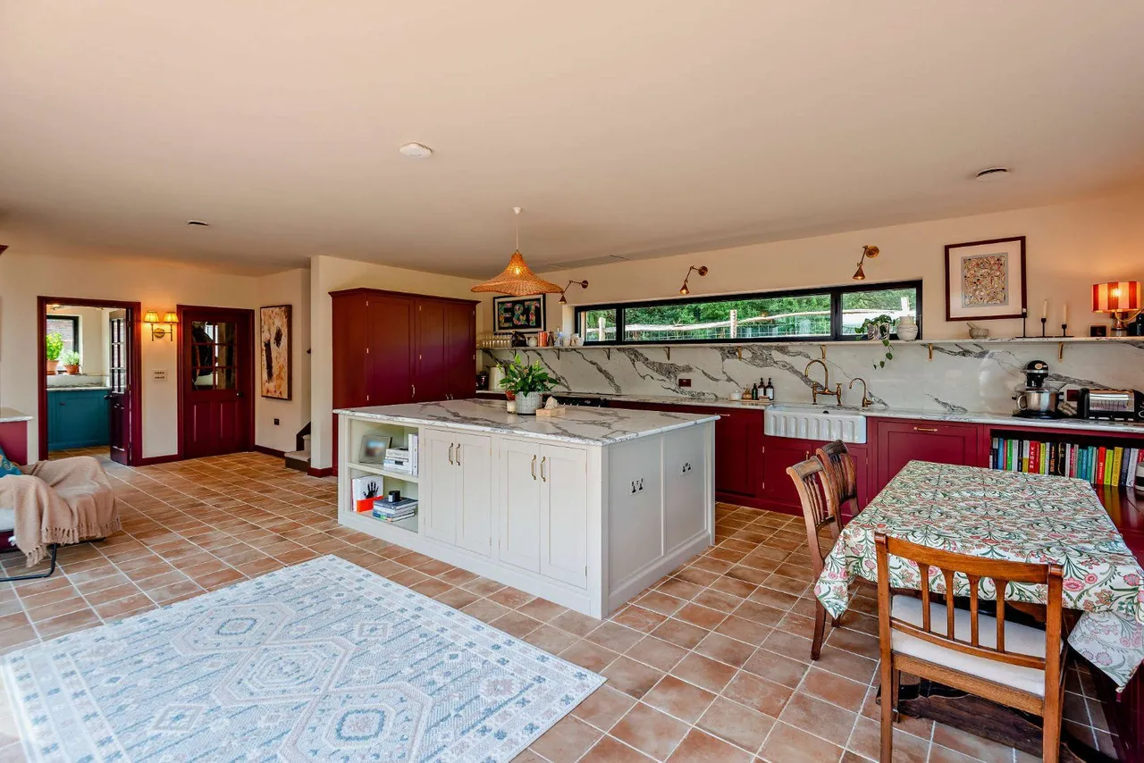 East Street, Chowles, Horsham, West Sussex, RH12 4RH, photo 5