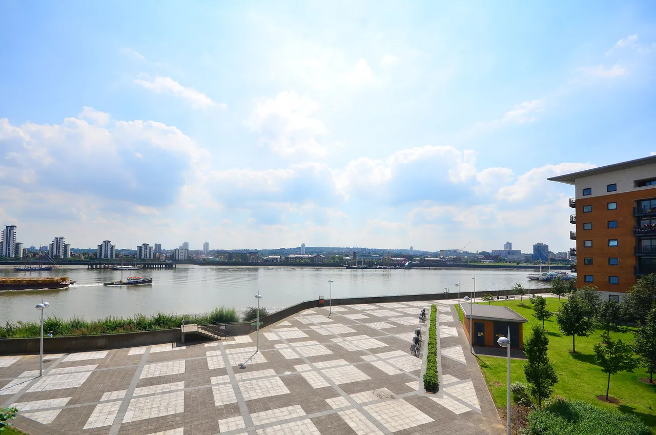 London, E16, photo 2