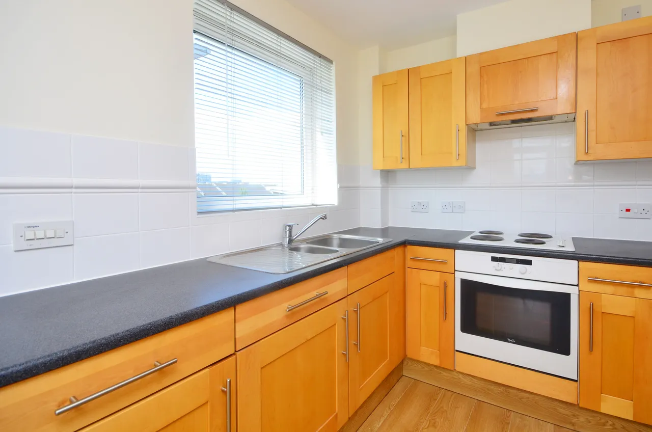 London, E16, photo 3