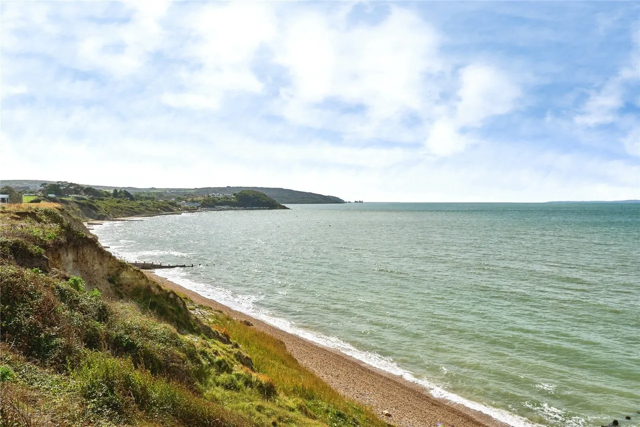 Monks Lane, Freshwater, PO40, photo 4