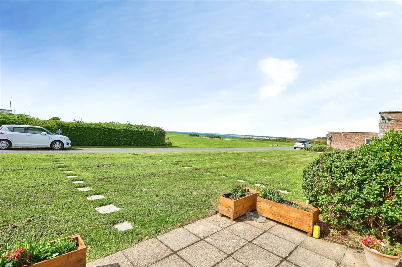 Monks Lane, Freshwater, PO40, photo 2