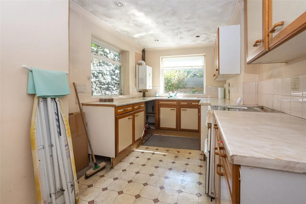 Caernarfon Road, Bangor, LL57, photo 3
