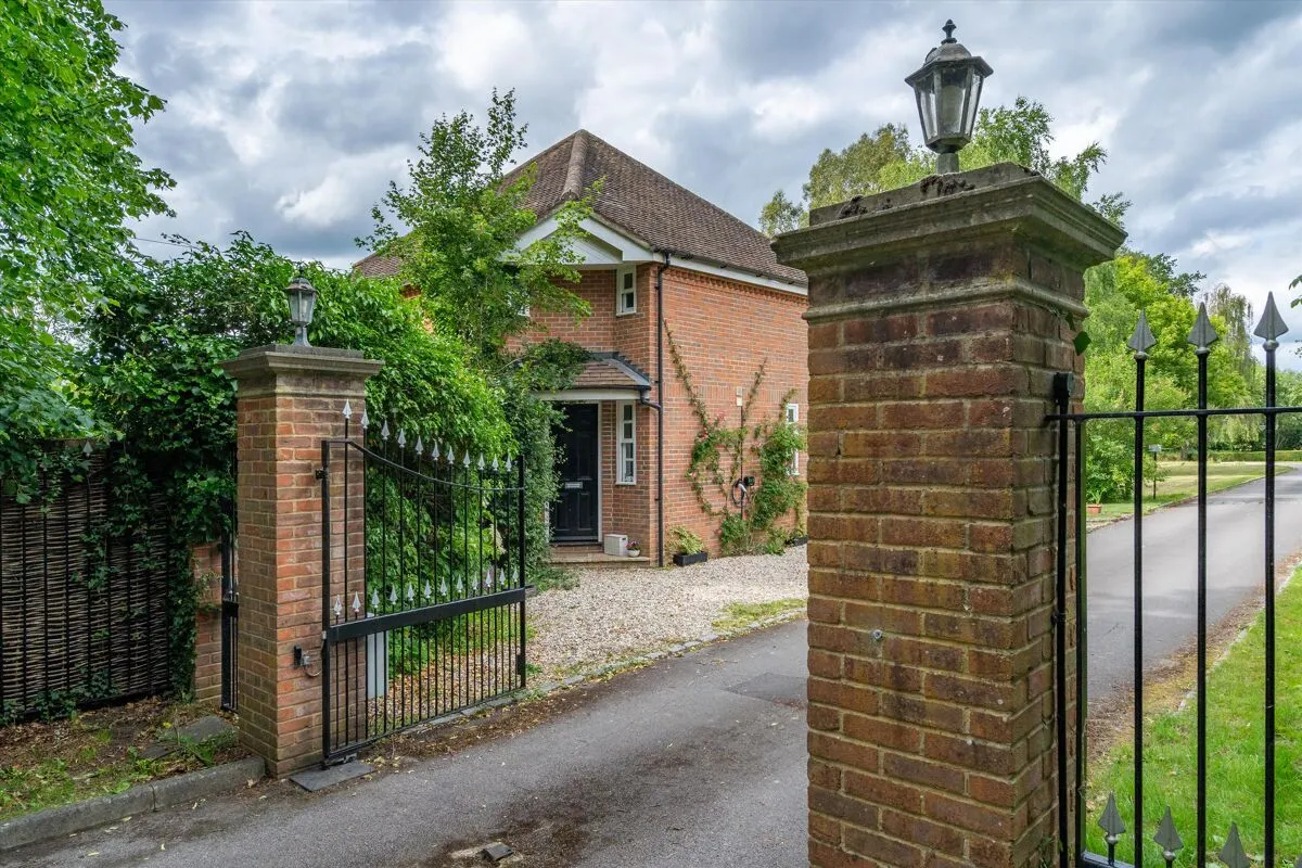 Sandford Lane, Hurst, RG10, photo 37