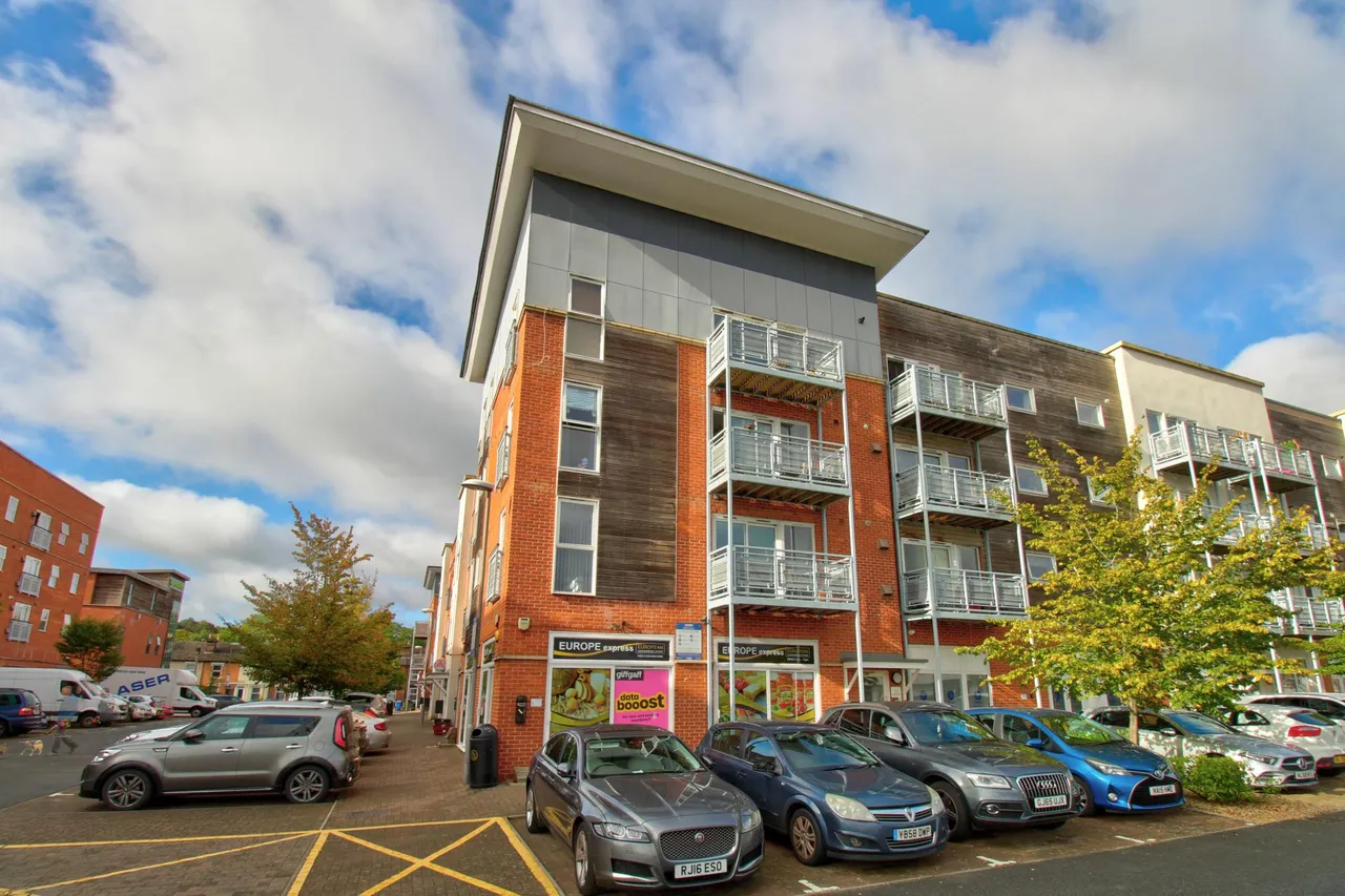 2 bed flat for sale, Compair Crescent, Ipswich, IP2