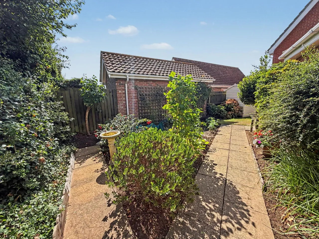 Walnut Tree Avenue, Martham, photo 16