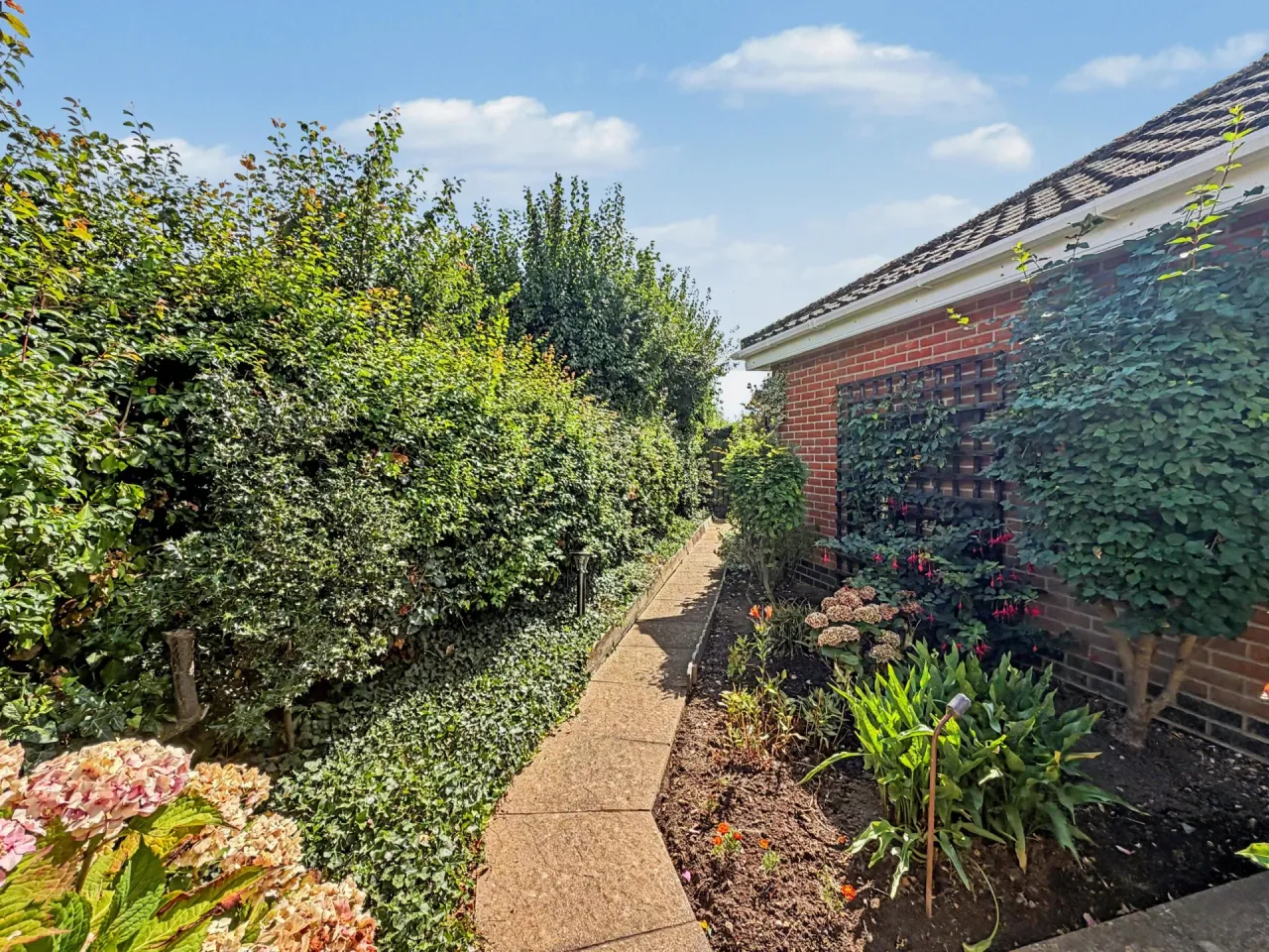 Walnut Tree Avenue, Martham, photo 19