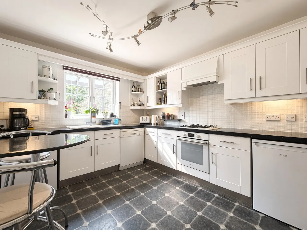 Glebe Close, Aldershot, Hampshire, GU11 3FN, photo 6