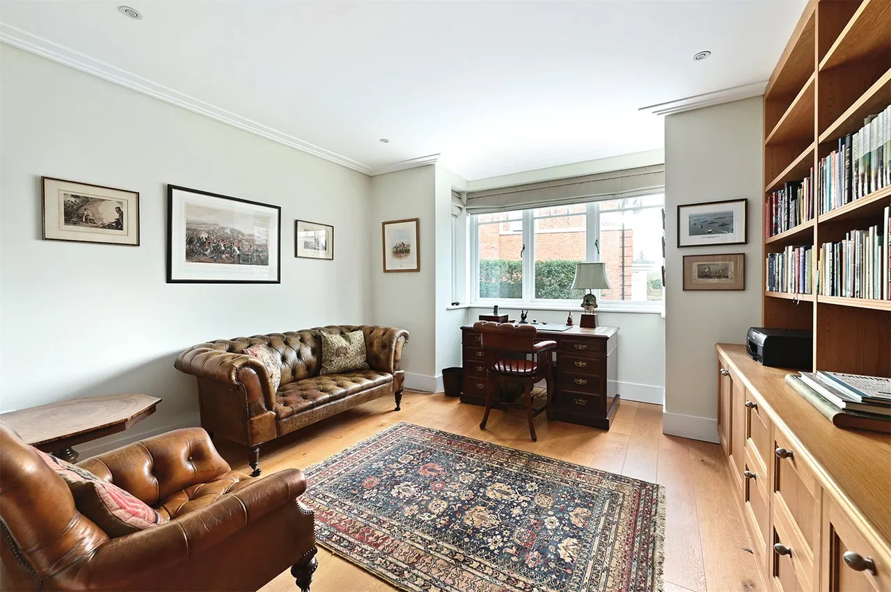Robins Gardens, Fleet, Hampshire, GU51 4QT, photo 5