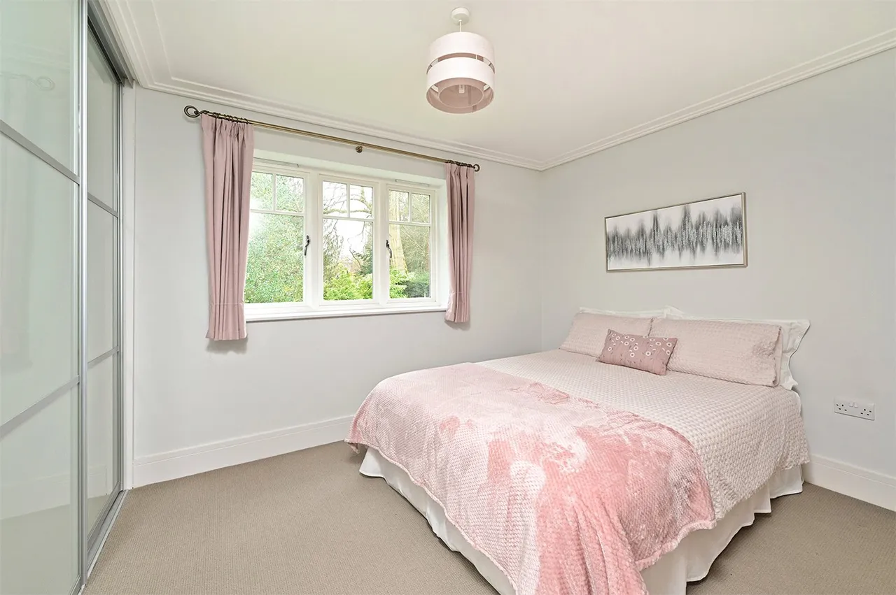 Robins Gardens, Fleet, Hampshire, GU51 4QT, photo 12