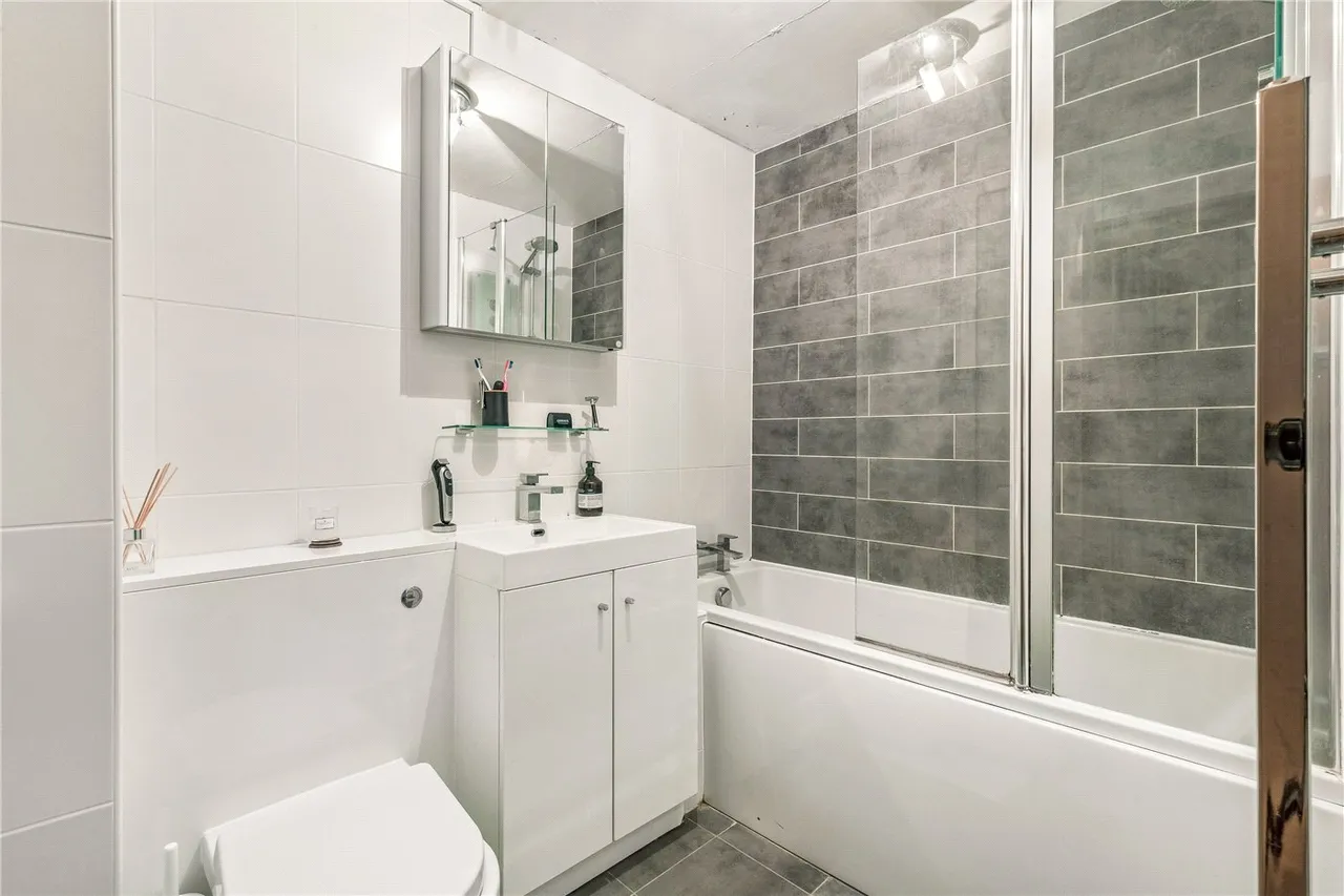 Molyneux Drive, London, SW17, photo 6