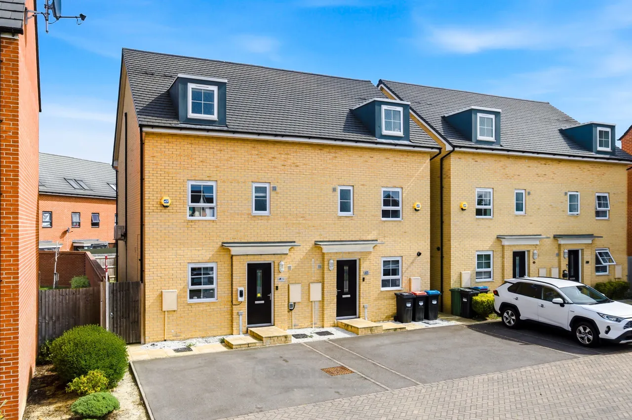4 bed house for sale — Bolebec Avenue, Eagle Farm South, Milton Keynes, Milton Keynes, MK17 7AE