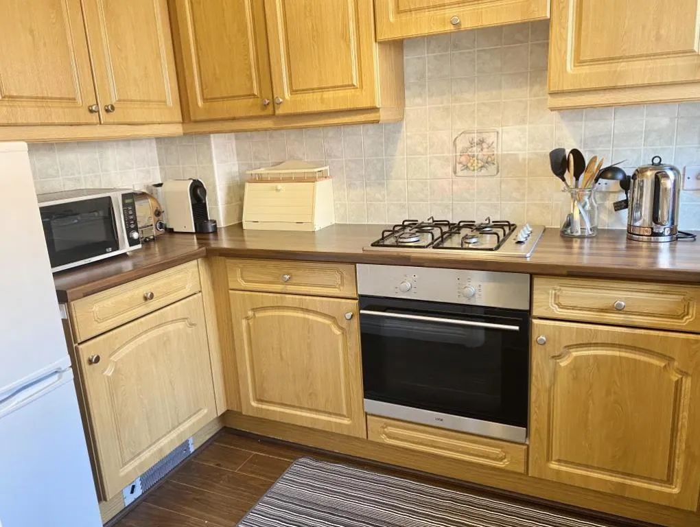Marsh Court, PUDSEY, photo 4