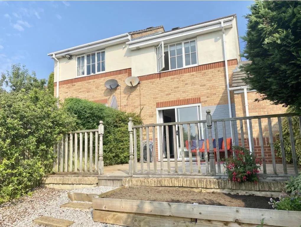 Marsh Court, PUDSEY, photo 11