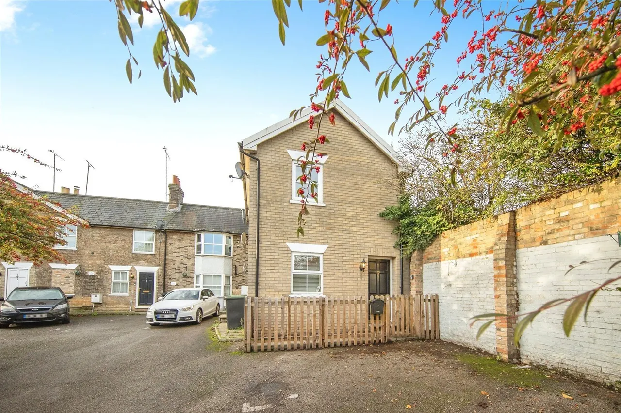 2 bed flat for sale — Stowupland Road, Stowmarket, Suffolk, IP14