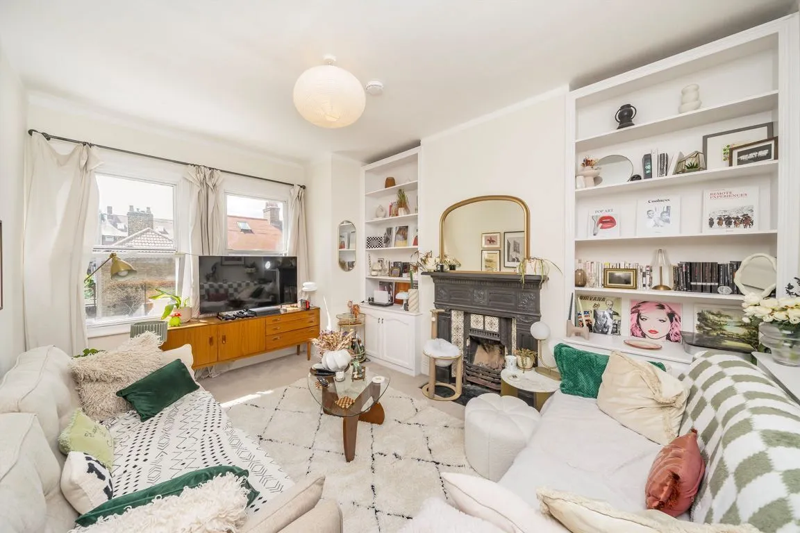 Ravenstone Street, SW12, photo 2