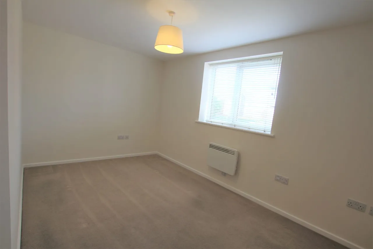 Flat 4, Carinthia House, Milton Keynes, 31 Broughton Grounds Lane, MK10 7FD, photo 5
