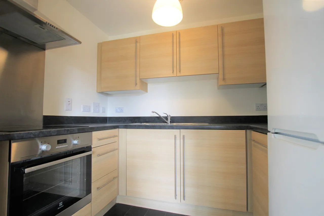 Flat 4, Carinthia House, Milton Keynes, 31 Broughton Grounds Lane, MK10 7FD, photo 4