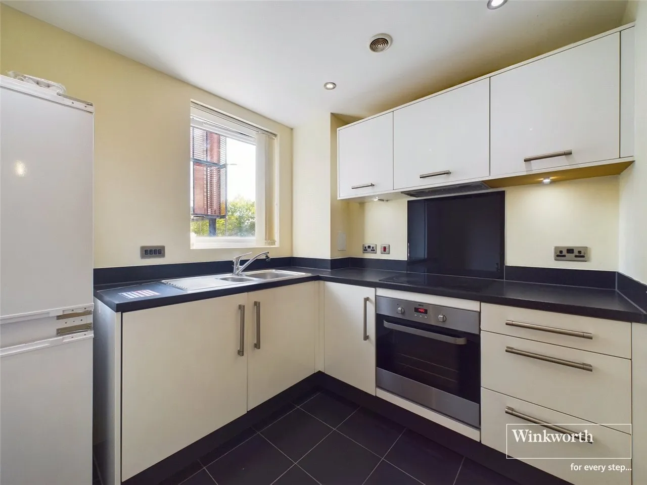 Boswell Court, 22 Charcot Road, Colindale, London, NW9, photo 4
