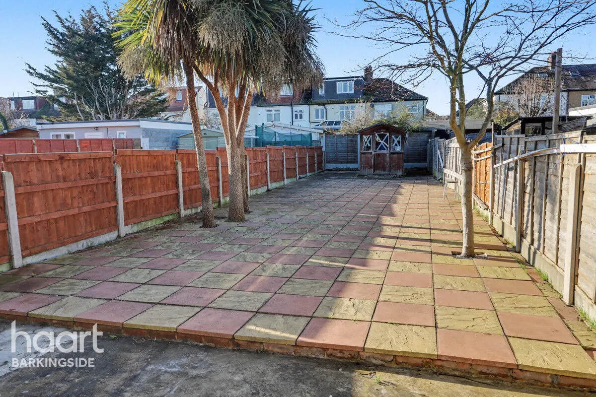 Horns Road, Barkingside, IG6, photo 19