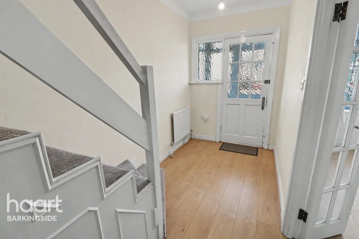 Horns Road, Barkingside, IG6, photo 7