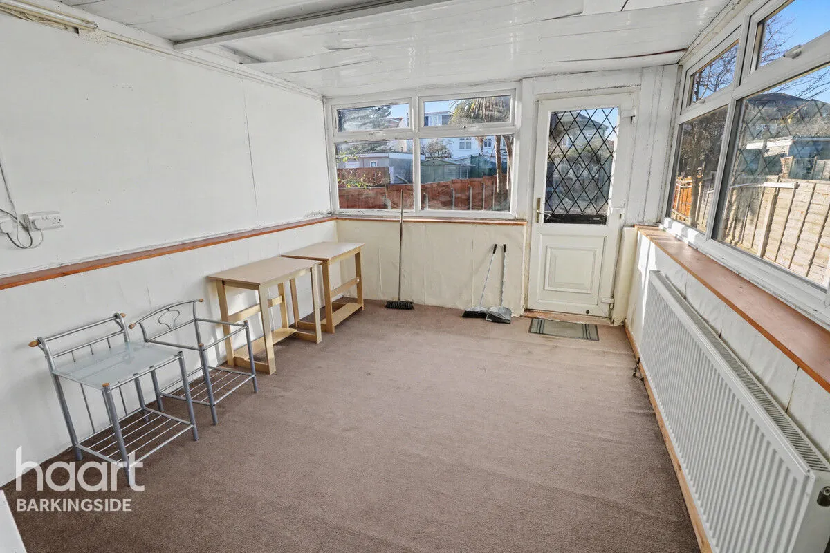 Horns Road, Barkingside, IG6, photo 11