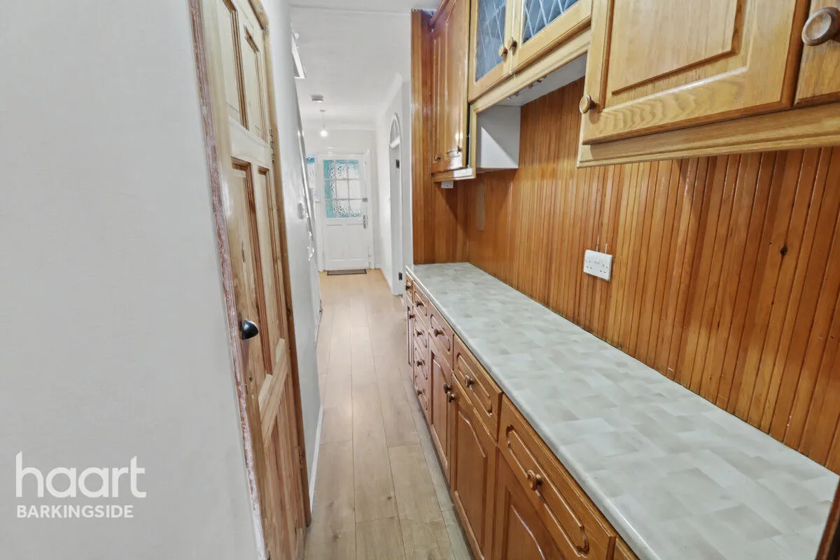 Horns Road, Barkingside, IG6, photo 14