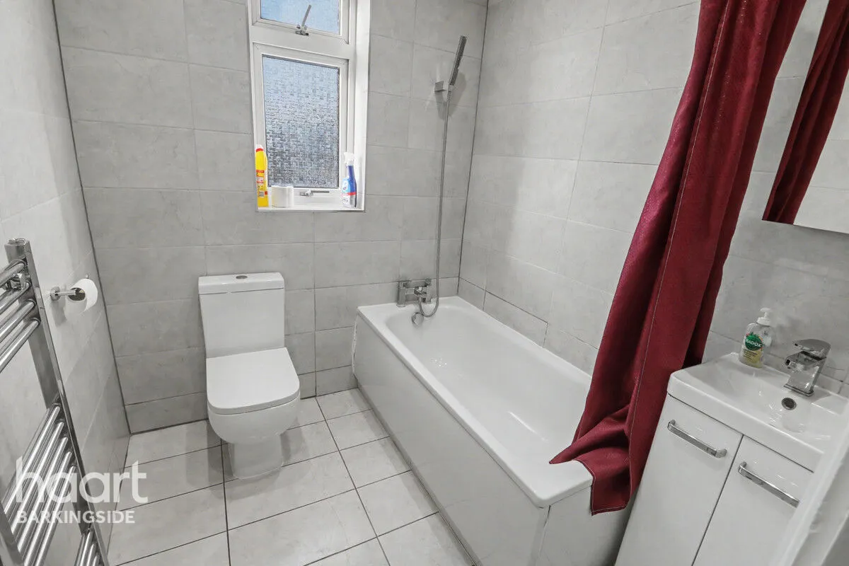 Horns Road, Barkingside, IG6, photo 18