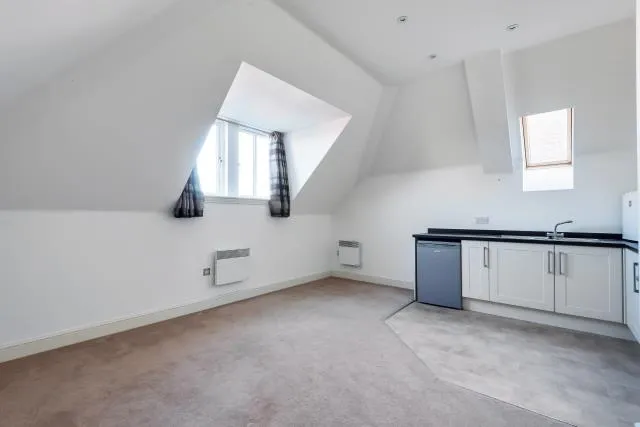 Bridge Court, Causeway, OX16, photo 5