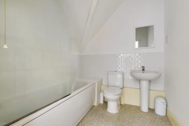 Bridge Court, Causeway, OX16, photo 9