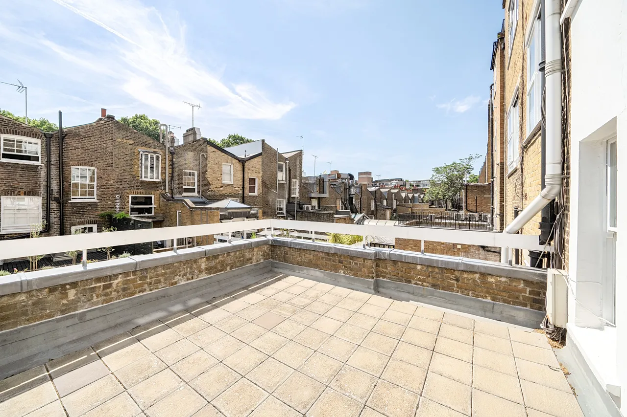 19 Chase Court, 28-29 Beaufort Gardens, London, photo 6
