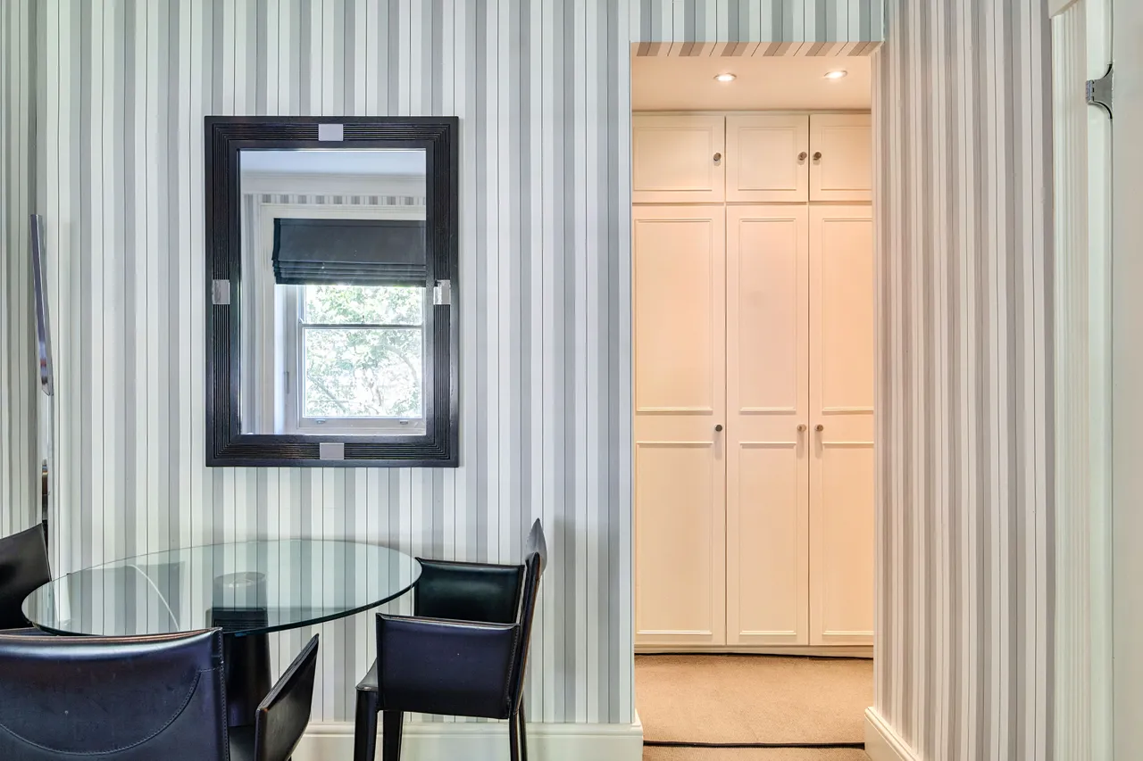 19 Chase Court, 28-29 Beaufort Gardens, London, photo 9