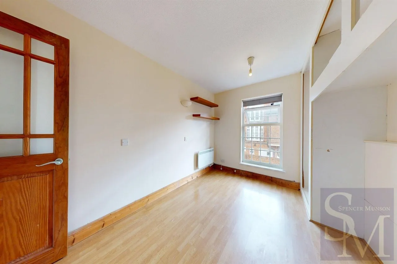 High Road, Loughton, IG10, photo 9