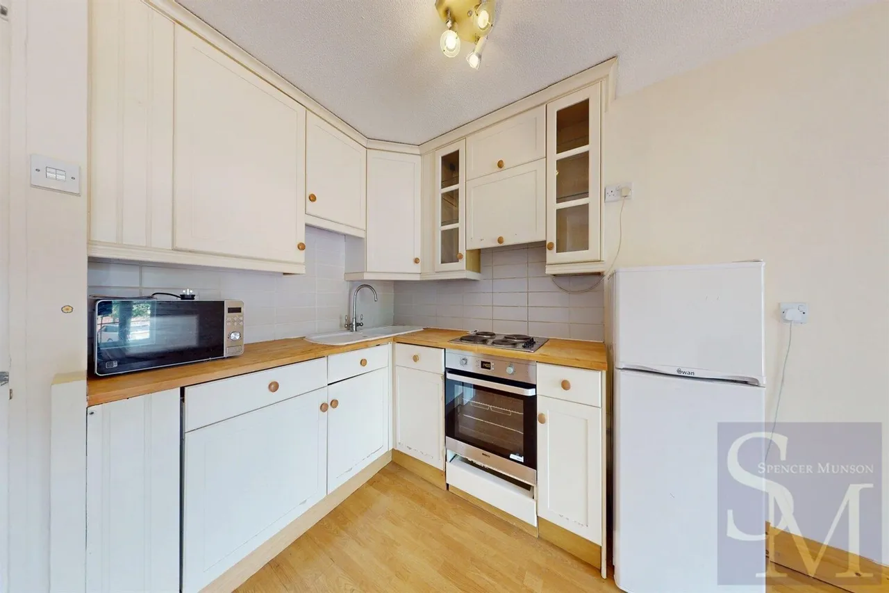 High Road, Loughton, IG10, photo 5