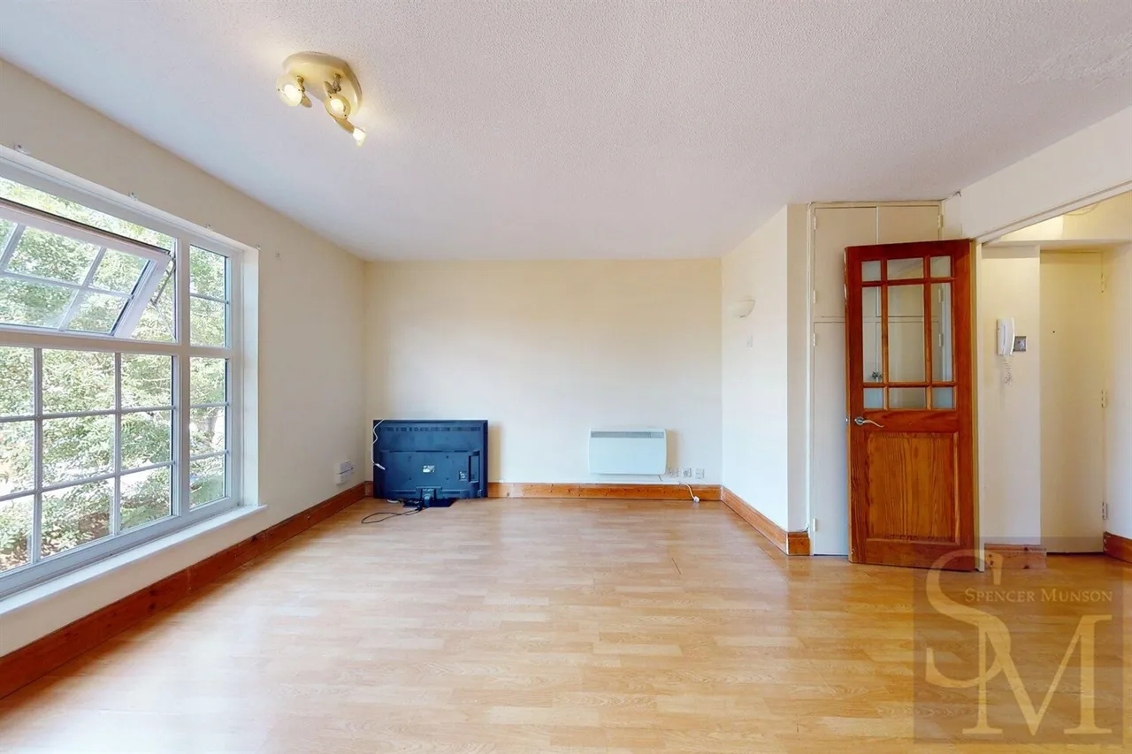 High Road, Loughton, IG10, photo 4