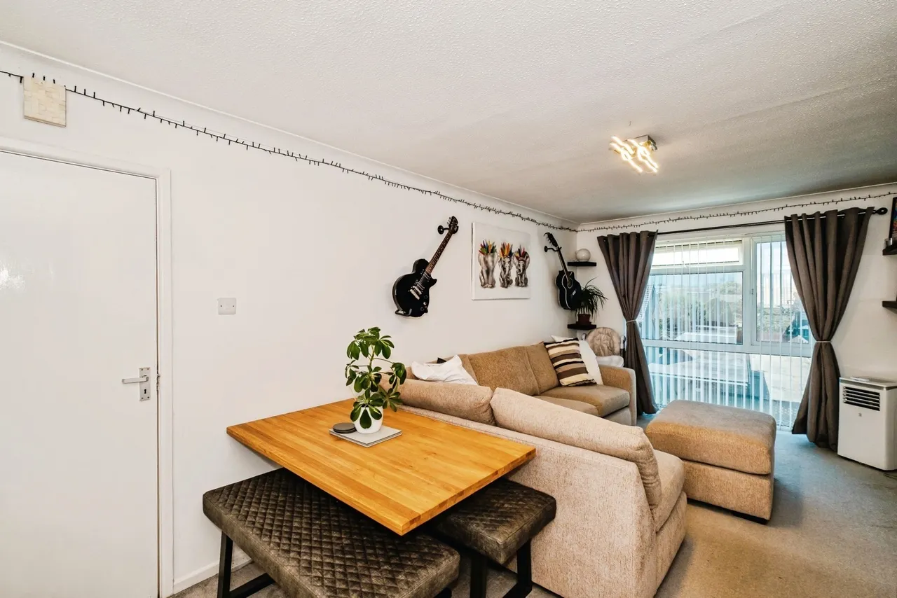 1 bed flat for sale, Towers Road, Upper Beeding, BN44
