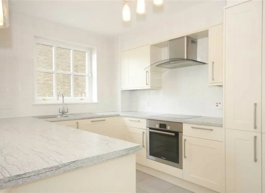 St. Katharines Way, Wapping, E1W, photo 4