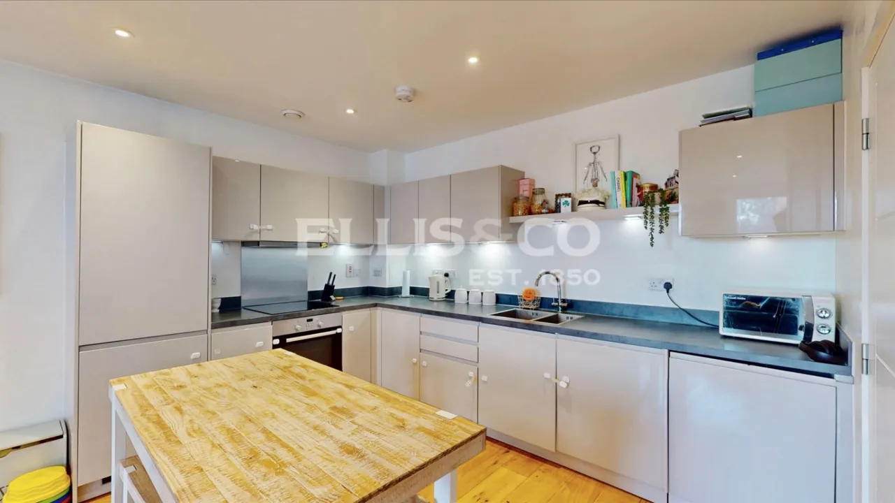 Addington Close, Southall, UB2, photo 8