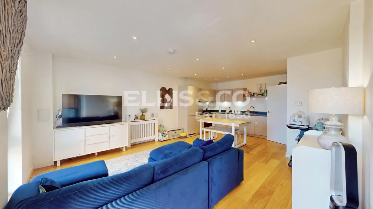 Addington Close, Southall, UB2, photo 3