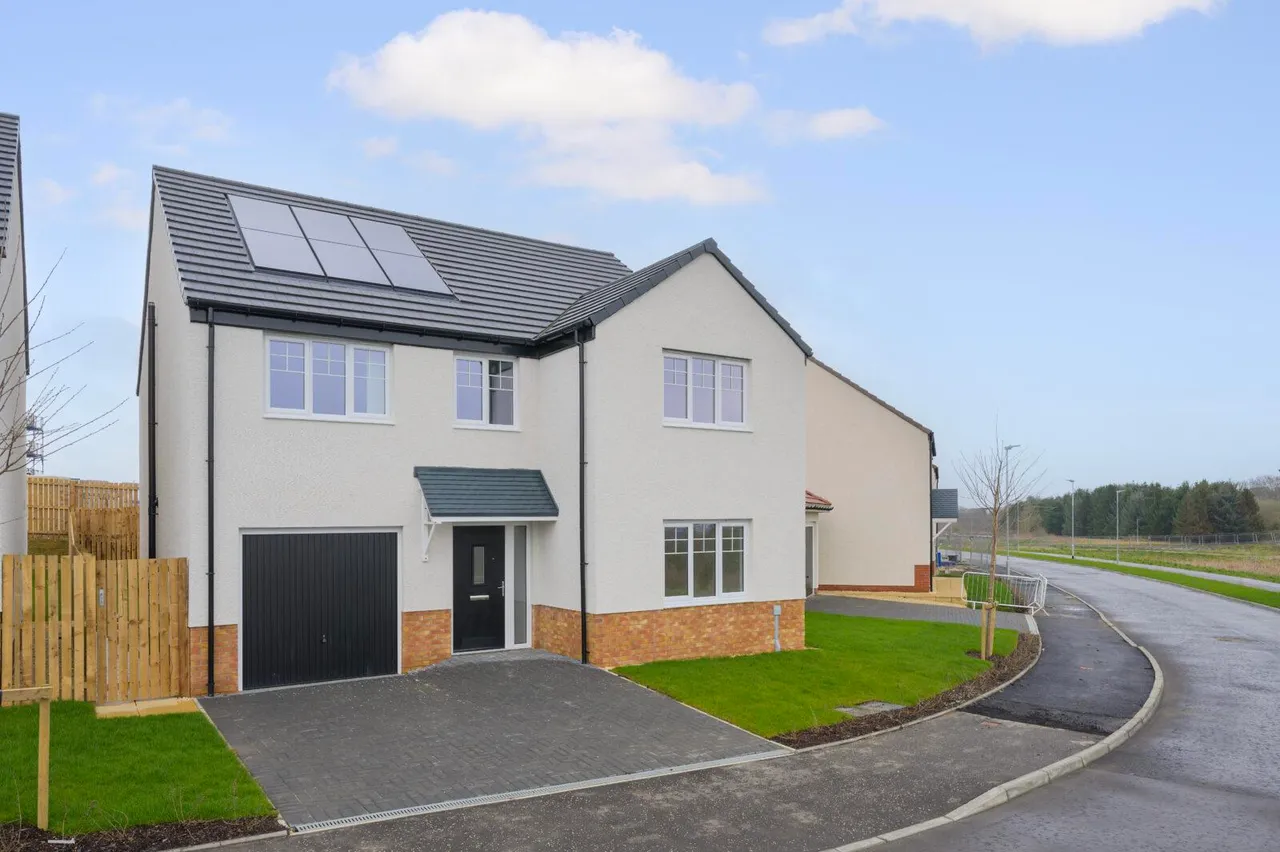 Daffodil Drive, Robroyston, G33 6PQ, photo 2